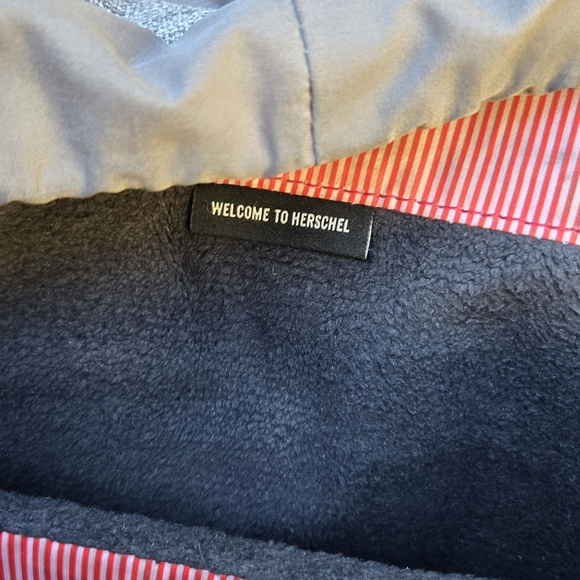 Hershel Supply Large Grey Backpack - Picture 9 of 11